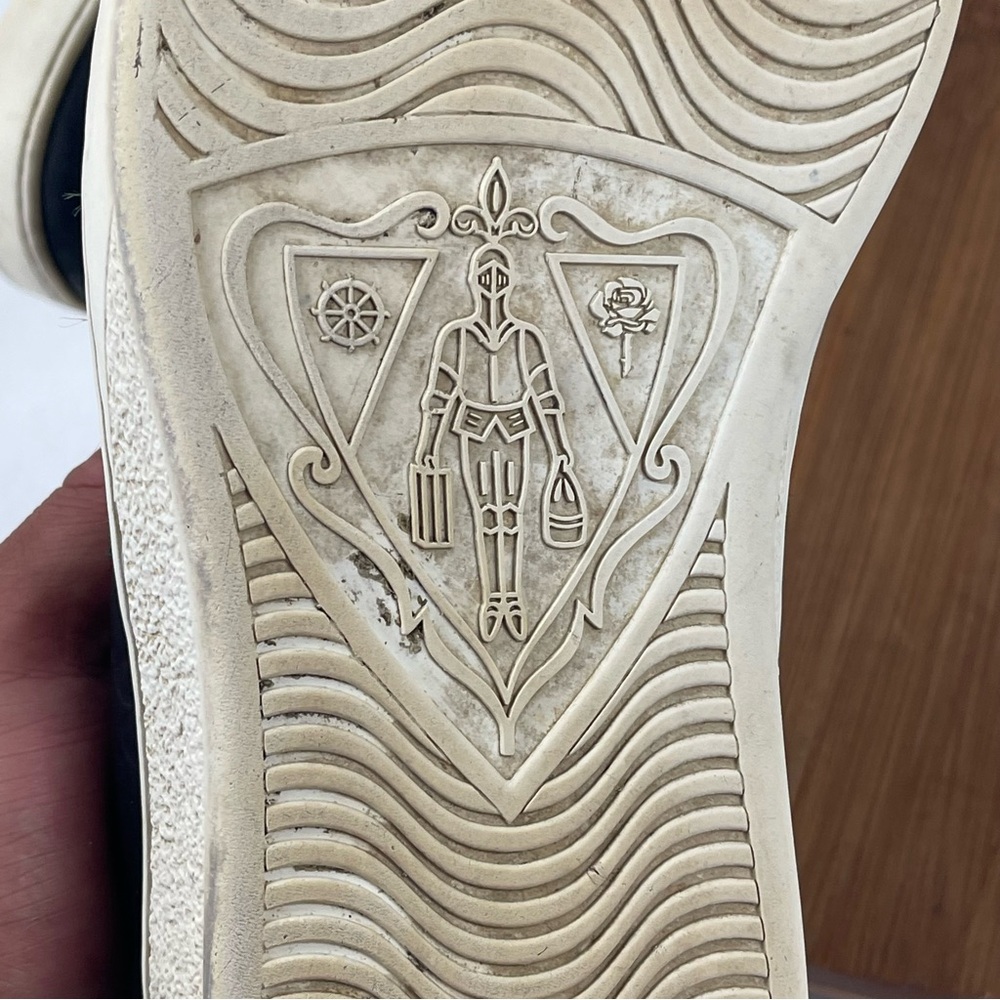 Black Leather Men's Low-Top Sneakers with Green/Red Stripe - Picture 9 of 12